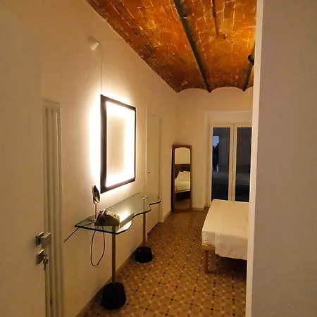 Sobborgospina47 Casa de hóspedes *