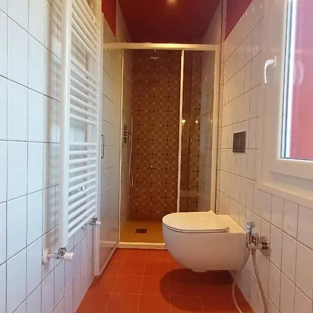 Sobborgospina47 招待所 萨尔扎纳