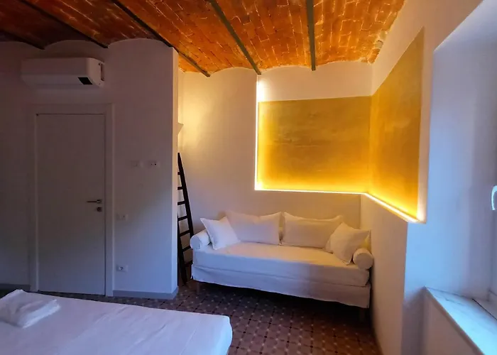 Pensión Sobborgospina47 Sarzana