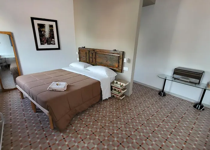 Pensión Sobborgospina47 Sarzana